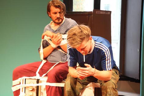 Zagrebačko kazalište mladih: Damir Karakaš, Snajper, red. Franka Perković