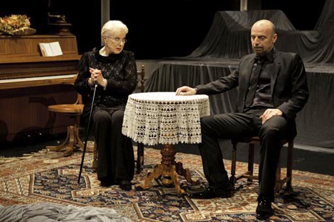 Glumačka družina Histrion, Zagreb: Dubravko Jelačić Bužimski, Stanari izgubljenog doma, red. Zlatko Vitez