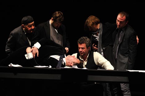 Jugoslovensko dramsko pozorište, Beograd, Branislav Nušić, Sumnjivo lice, red. Jagoš Marković