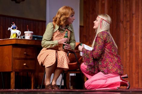 Hrvatsko narodno kazalište u Osijeku: Branislav Nućić, Sumnjivo lice, red. Olja Đorđević