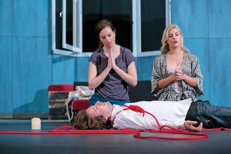 Scena Gorica, Velika Gorica: Sanja Drakulić, Katarina Baban, Sve u 3, red. Iva Ilakovac