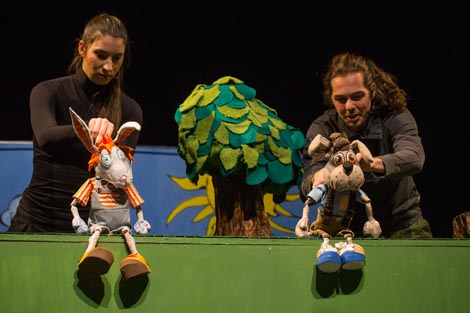 Scena Martin Hrvatskog doma Vukovar: Saša Eržen, Ti loviš!, red. Lidija Helajz, foto: Dražen Bota