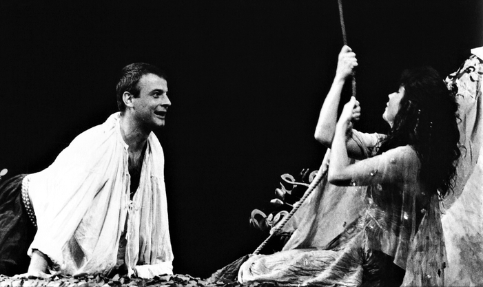 Marin Držić, <em>Tirena</em>, režija Ivica Kunčević, 1993. Kazalište Marina Držića Dubrovnik, gostovanje na Dubrovačkim ljetnim igrama, izvor fotografije: Arhiv Dubrovačkih ljetnih igara