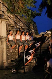 Kazališna radionica Malik, Rijeka, Trsatska gradina, red. i kor. Žak Valenta