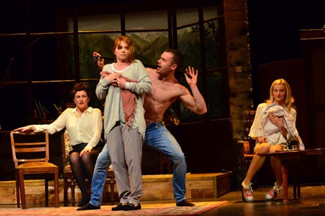 Zagrebačko gradsko kazalište Komedija: Christopher Durang, Vanja i Sonja i Maša i Picko, red Nina Kleflin