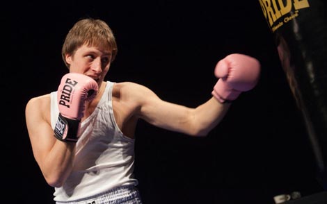 Gradsko kazalište Zorin dom , Karlovac: Peđa Gvozdić, Giulio Settimo, Ivan Ćaćić, Alen Čelić, Zlatne rukavice, red. Peđa Gvozdić, Giulio Settimo