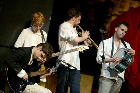 Jugoslovensko dramsko pozorište: Milena Marković, Zmajeubice, red. Iva Milošević