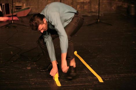 Zagrebačko kazalište mladih: Juli Zeh i Charlotte Roos, Žuta crta, red. Ivica Buljan