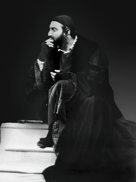 Dražen Kühn kao Sadi, Marin Držić, <em>Dundo Maroje</em>, red. Krešimir Dolenčić, GDK Gavella, 1995.